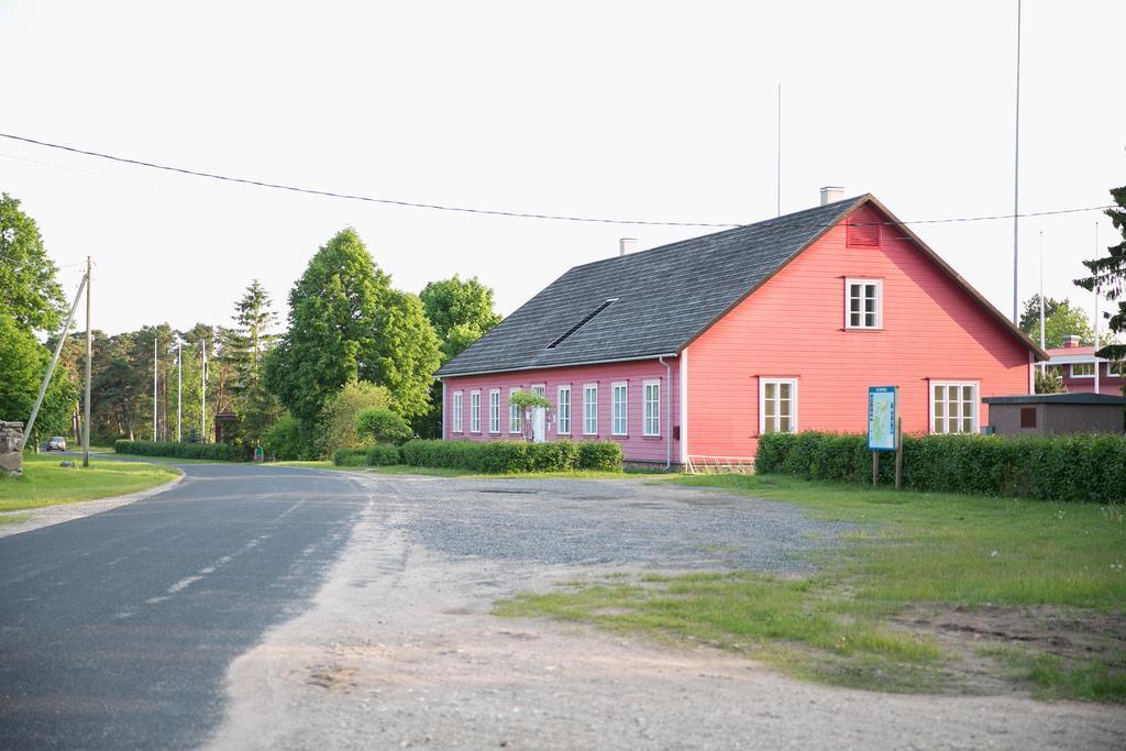 Kihnu Sadama Oomaja Hotel Lemsi Exterior photo